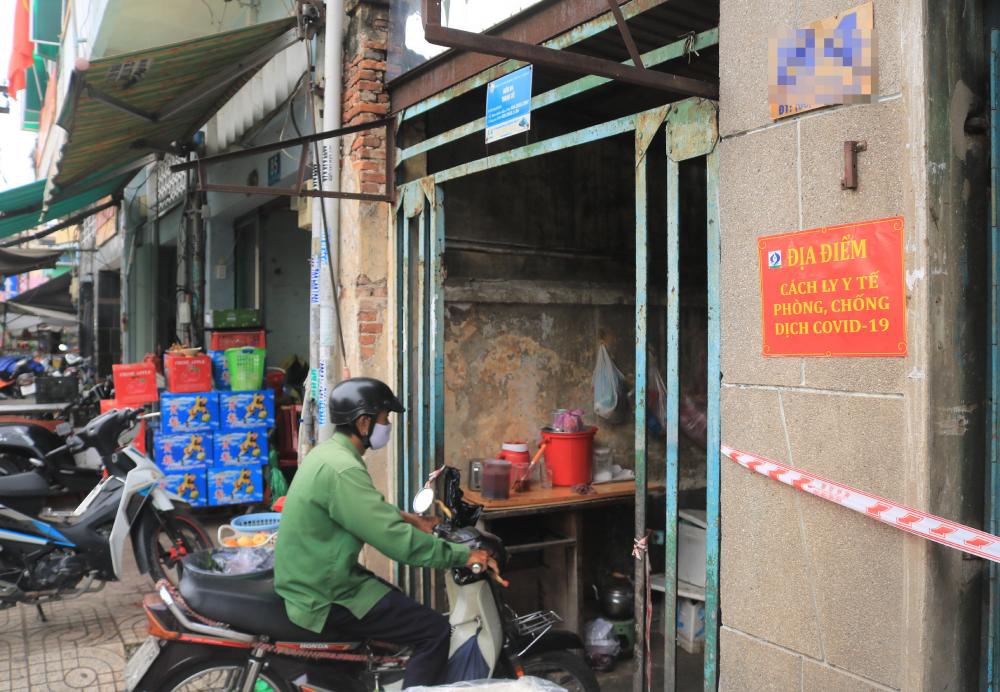 Người Sài Gòn sống chung nhà với F0: Làm sao chăm người bệnh mà không nhiễm Covid-19?